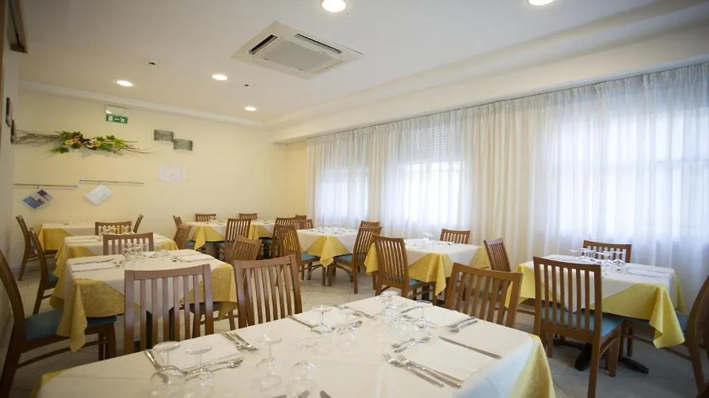 Hotel Savana Rimini 3*,  Italy